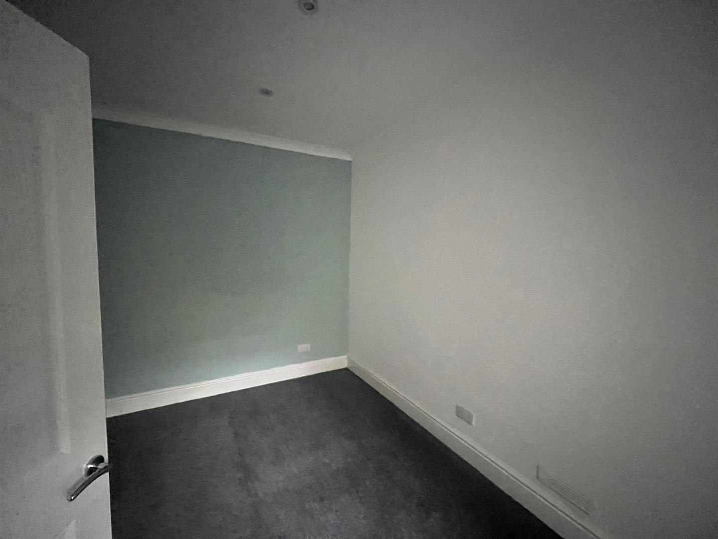 Idris Terrace, Plasmarl, Swansea, SA6 8LT